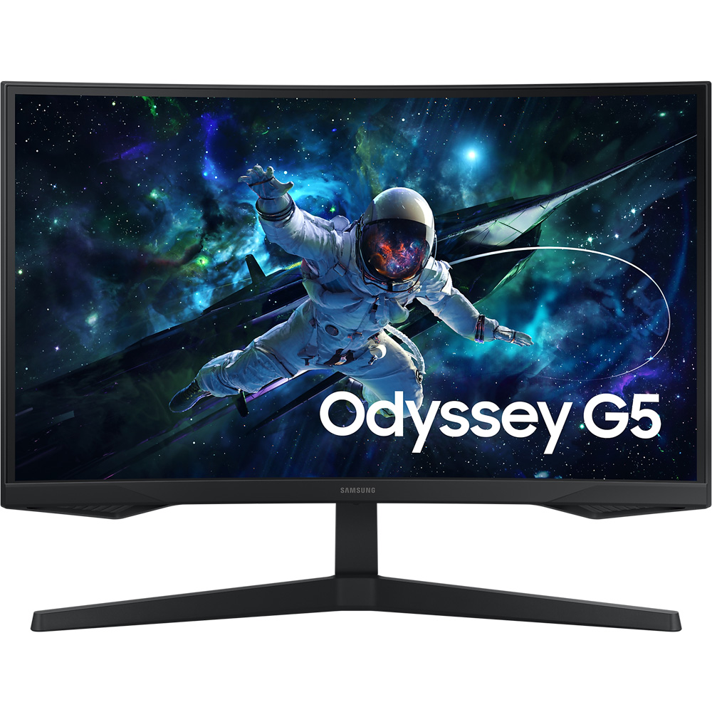 Một màn hình được nhìn từ phía bên trái. Logo “G5” được đặt ở phía bên phải của giá đỡ màn hình.